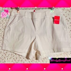 Spanx stretch twill shorts in bright white size large NWT